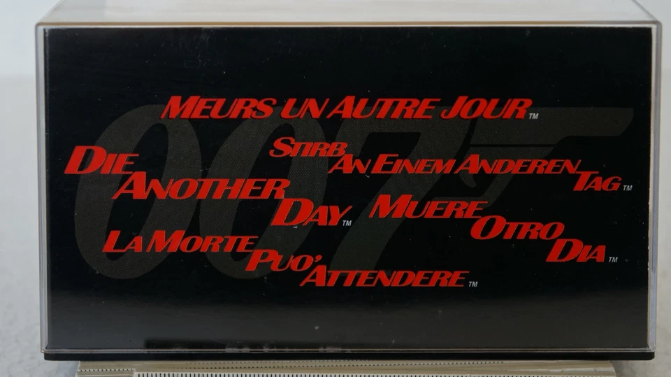 JAMES BOND Modellauto Collection HOVERCRAFT aus Stirb an einen anderen Tag - Bild 4 von 4