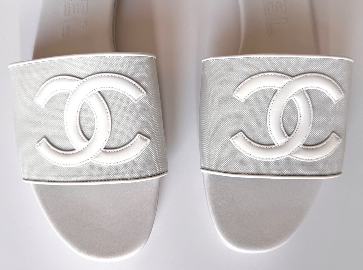 NEW 23P CHANEL WHITE MESH LEATHER CC LOGO MULES SLIDES FLATS
