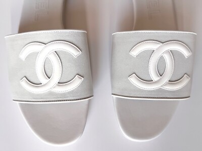 NEW 23P CHANEL WHITE MESH LEATHER CC LOGO MULES SLIDES FLATS