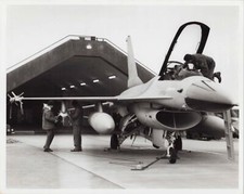 GENERAL DYNAMICS F-16 FIGHTING FALCON ORIGINAL MANUFACTURERS PHOTO 85 USAF