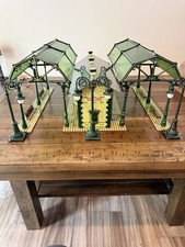 Pride Lines/ives Double Dome Glass Station