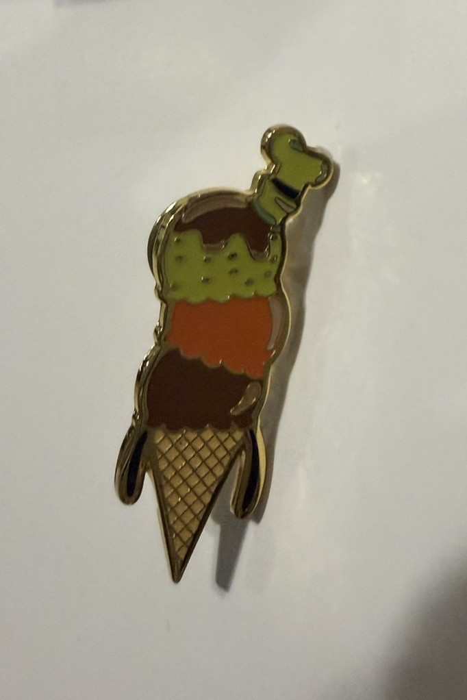 Disney Loungefly Sensational Snacks Pin Goofy Ice Cream Brand New - 1 Pin