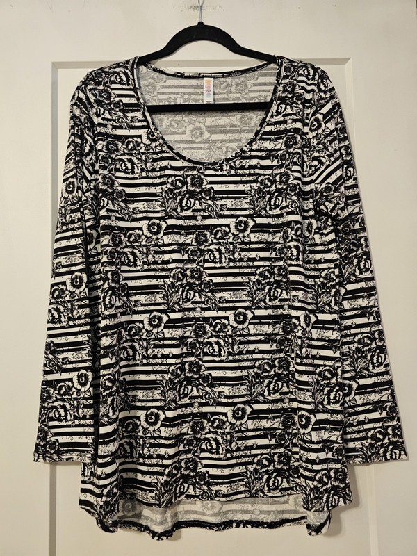 LuLaRoe Lynnae Top, Size XL, EUC