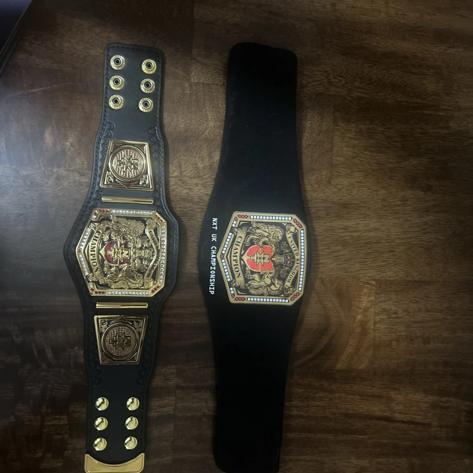 WWE 英国冠军迷你腰带/标题 - 英国 NXT 版本带包 — 第 2/4 张图片