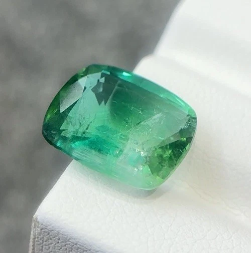 6.75 Carat Natural Green Tourmaline Cushion Cut - Image 3 of 4