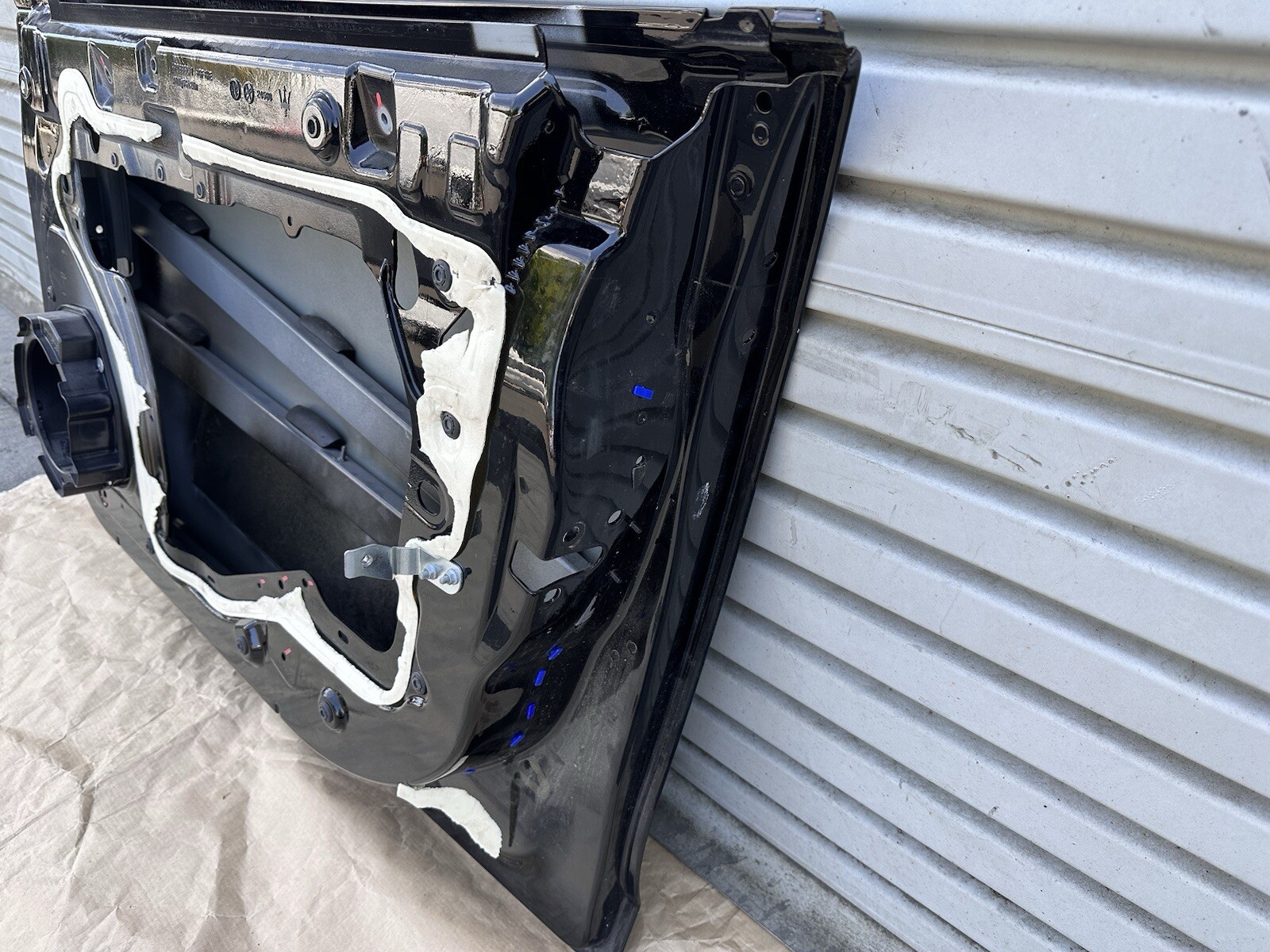 RIGHT FRONT DOOR SHELL ASSEMBLY OEM 19K 14-19 MASERATI QUATTROPORTE Q4 3.0