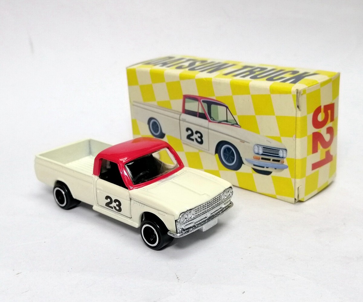 tomica DATSUN１３００truck Super Rare Black Box Tomica No.42 Datsun 1300 Truck Made In