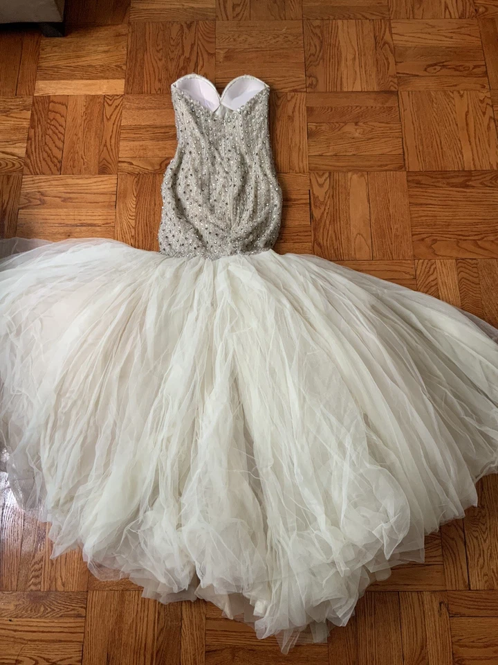 Vestido de novia Inez Di Santo Primavera 2015 Danica sin tirantes totalmente con cuentas talla 0 Foto 3 de 4