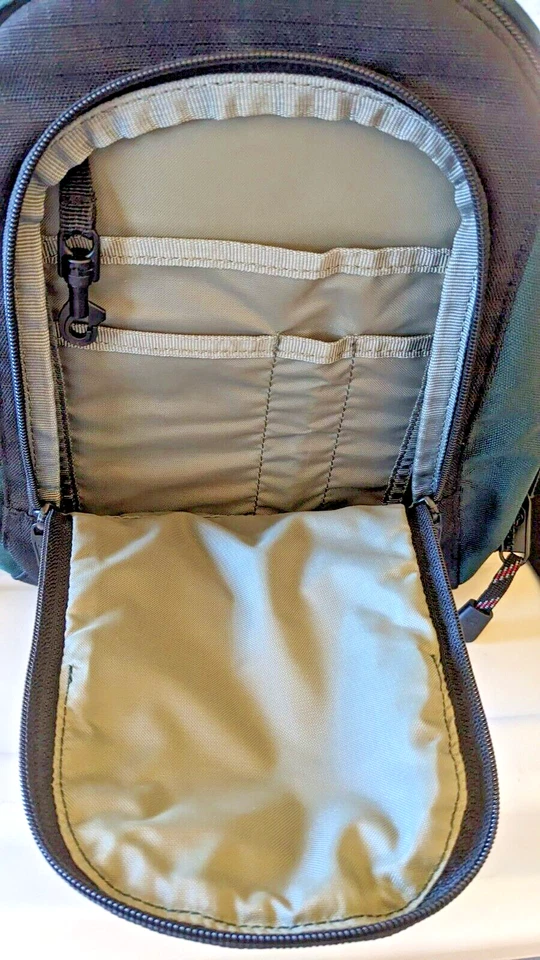 Lowepro  Micro Trekker 100 Camera Backpack Bag Chest Strap Exc Condition - Image 3 of 4