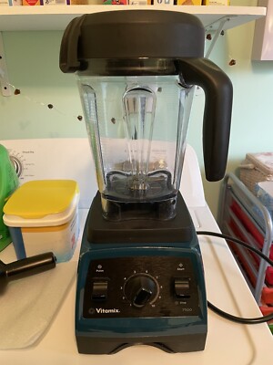 Vitamix 7500 64-oz Variable Speed Blender