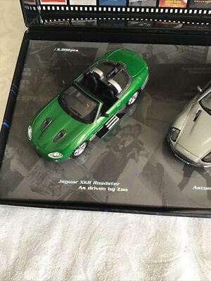JAMES BOND, DIE ANOTHER DAY: FORD THUNDERBIRD - véhicule miniature 1/43