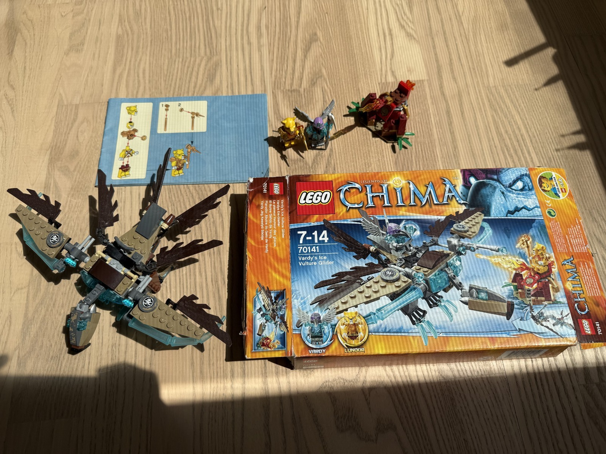 LEGO LEGENDS OF CHIMA: Vardy's Ice Vulture Glider (70141) 100