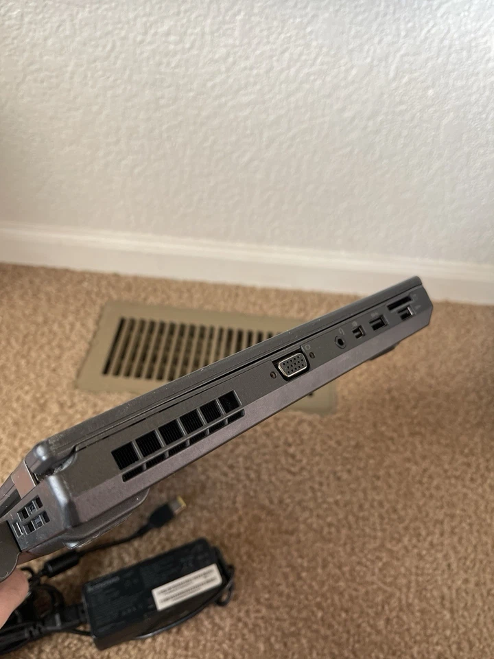 Portátil Lenovo ThinkPad T440p 14" Windows XP Core i5, 120 GB, sin batería/Wifi BONITO Foto 4 de 4