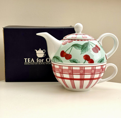 Royal Worcester Stacking ''Tea for One'' Set Boxed (2004 Discontinued Edition)