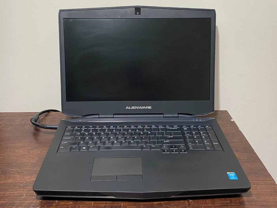 Notebook para jogos Blu-ray Alienware 17 i7-4910MQ 32GB 1TB/HDD 256GB/SSD GTX880M/8GB - Imagem 4 de 4