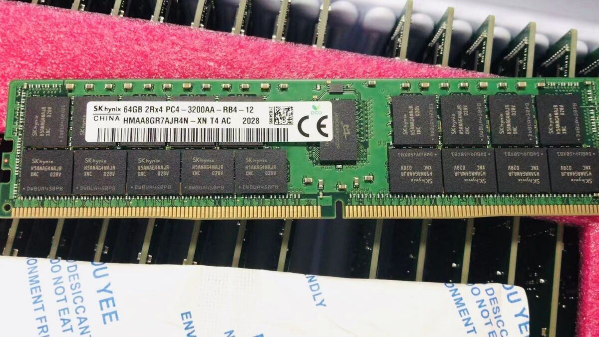 64GB SK hynix 2Rx4 PC4-3200AA-RB4-12 HMAA8GR7AJR4N-XN DDR4 64GB SK hynix 2Rx4 PC4-3200AA-RB4-12 HMAA8GR7AJR4N-XN DDR4