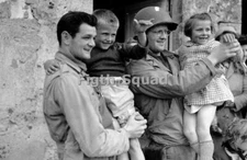 WW2 Picture Photo US SOLDIERS WITH TWO FRENCH CHILDREN AFTER D-DAY 8561