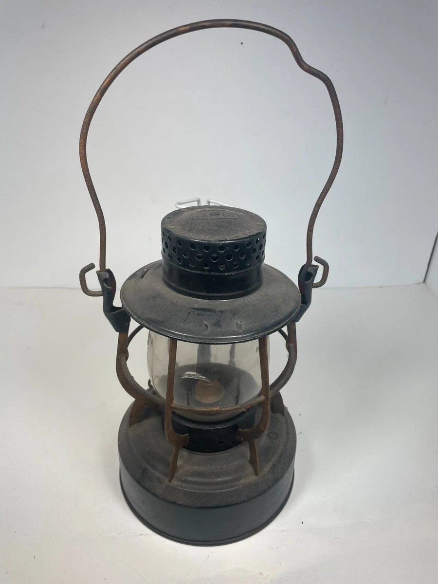 Dietz 8 Day Lantern Little Wizard Antique Kerosene Lantern Unique