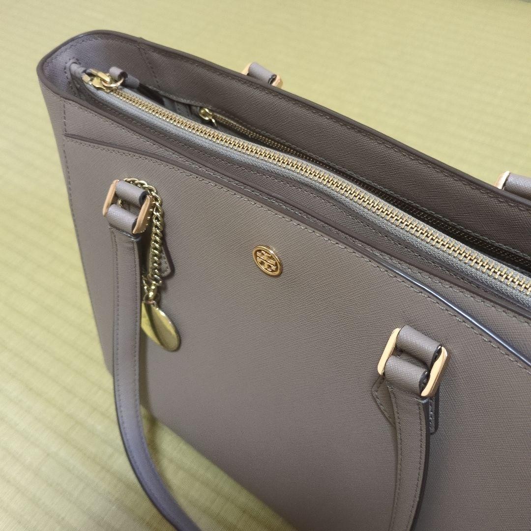 Tory Burch Robinson Tote Shoulder Bag Greige Leather Zipper Women's From Japan thumbnail 3