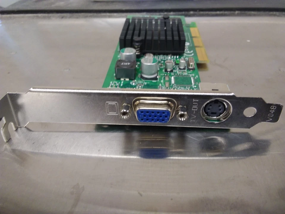 NVIDIA Quadro NVS 280 Model 8860 PCI Graphics Card – VGA & TV-Out – P/N 6002191 - Image 2 of 4