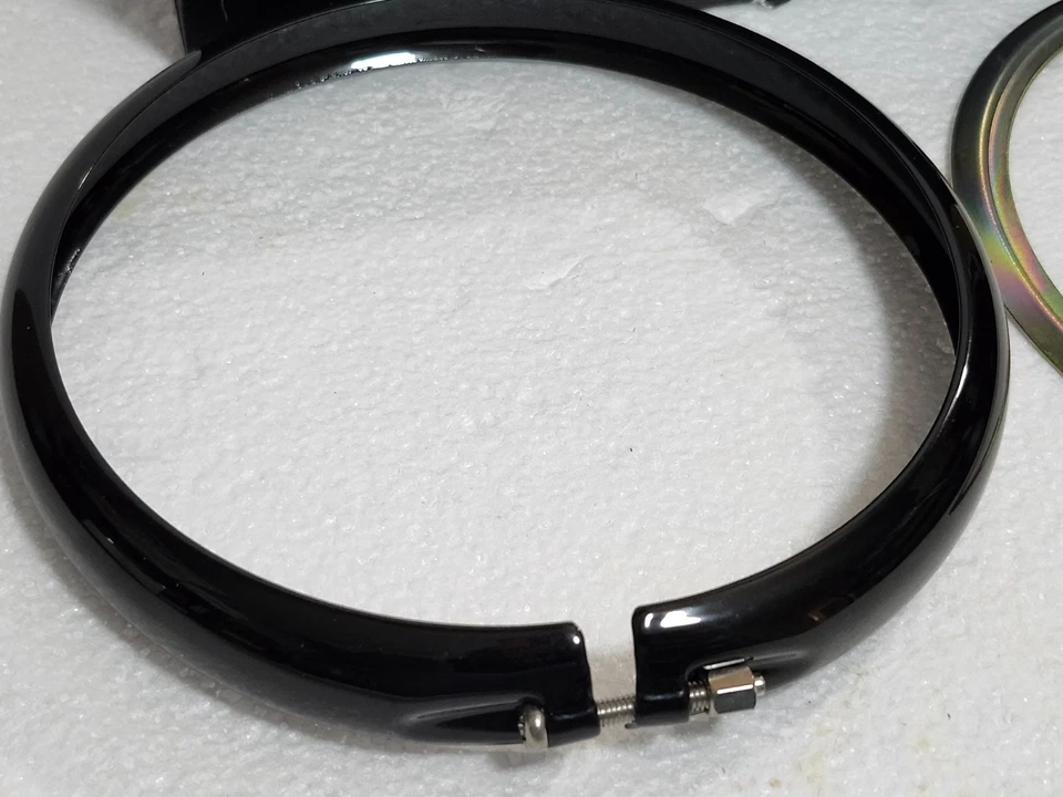 Nuevo anillo de ajuste de faros negro Triumph Bonneville Bobber 2017-2022 OEM # A9830103 Foto 4 de 4