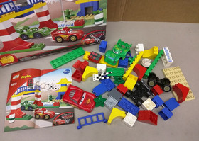 LEGO Duplo Cars 5819 Tokyo Racing EUC Lightning McQueen Carla Veloso Grand Prix