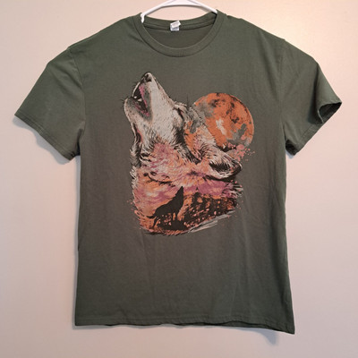 Unbranded Mens Short Sleeve Shirt Green With Howling Wolf Graphic Design Size L