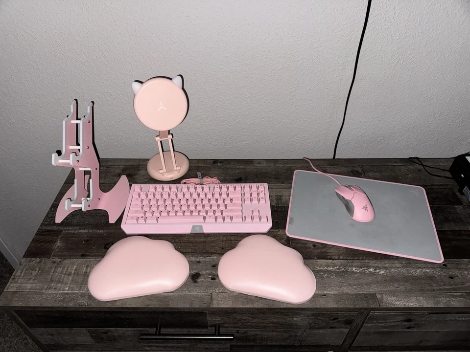 Paquete de Juegos Razer Cuarzo Rosa | Teclado y Ratón + Accesorios Gratis Foto 2 de 3