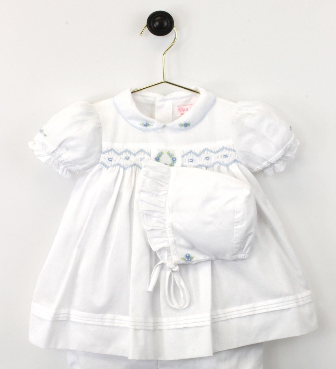 NWT Petit Ami White Blue Smocked 3PC Dress Newborn Months Baby Girls Bonnet NB 0