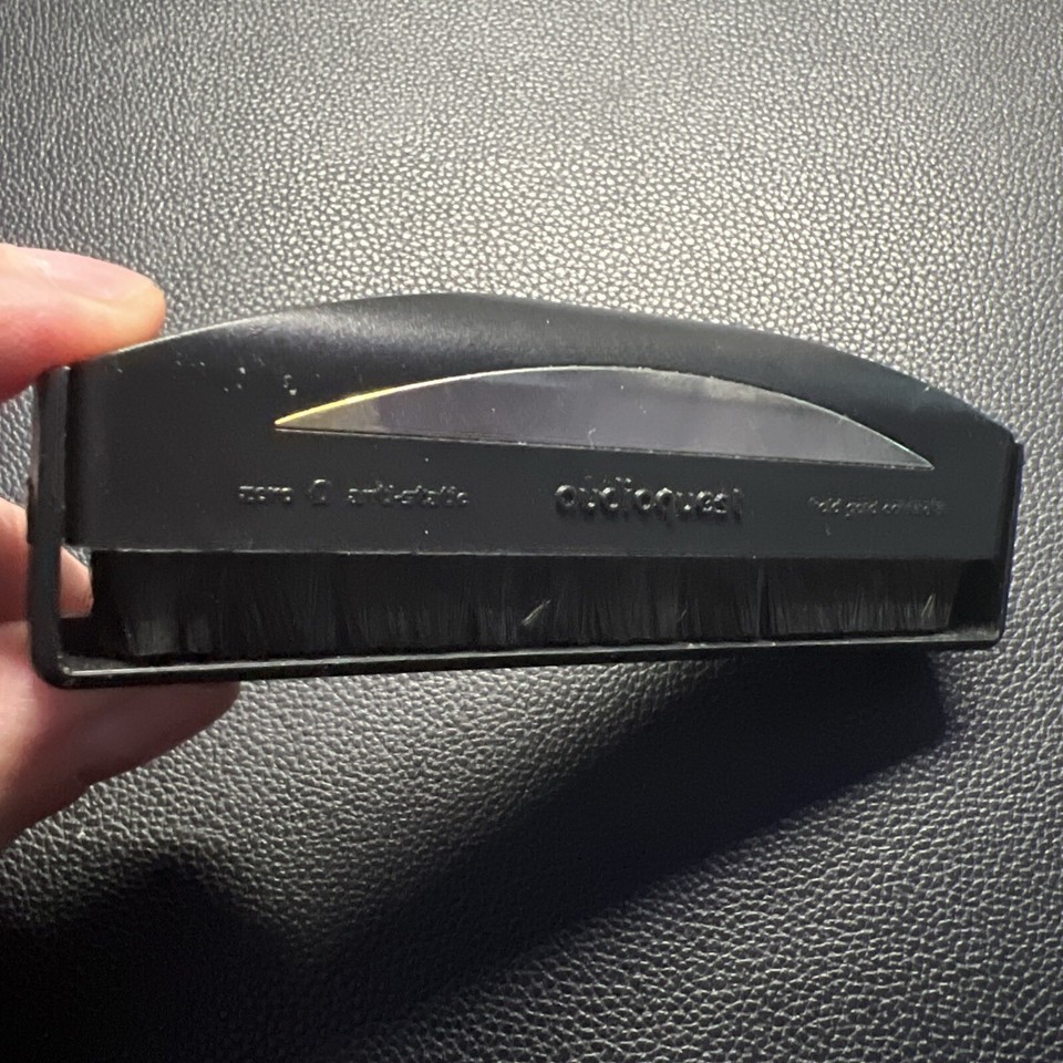 AudioQuest Gold AntiStatic Record Brush (Black) 92592050488 eBay