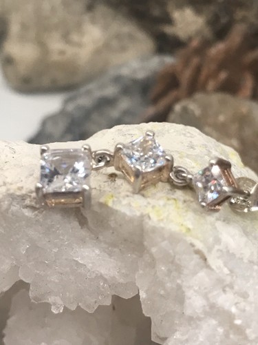 ARTISAN EXCEPTIONAL QUALITY EARRINGS IN 925 W BRILLANT CZ STONES PIERCED DANGLE 