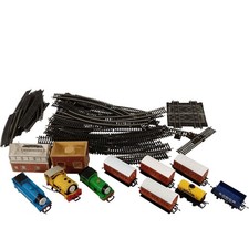 Hornby 2004 Thomas the Tank Engine Train Set Track Cars Buildings Preloved