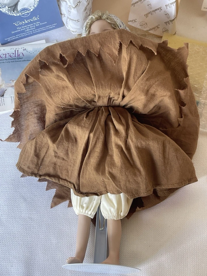 Muñeca de porcelana Dianna Effner 15”, Cenicienta pobre, certificados, sin usar, en caja Ashton D. Foto 4 de 4