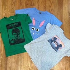 Bundle of boys short sleeve crewneck casual T-shirts x-small size kids