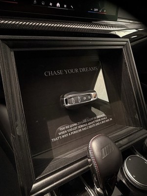 FRAME  Chase your Dreams'' Porsche Key