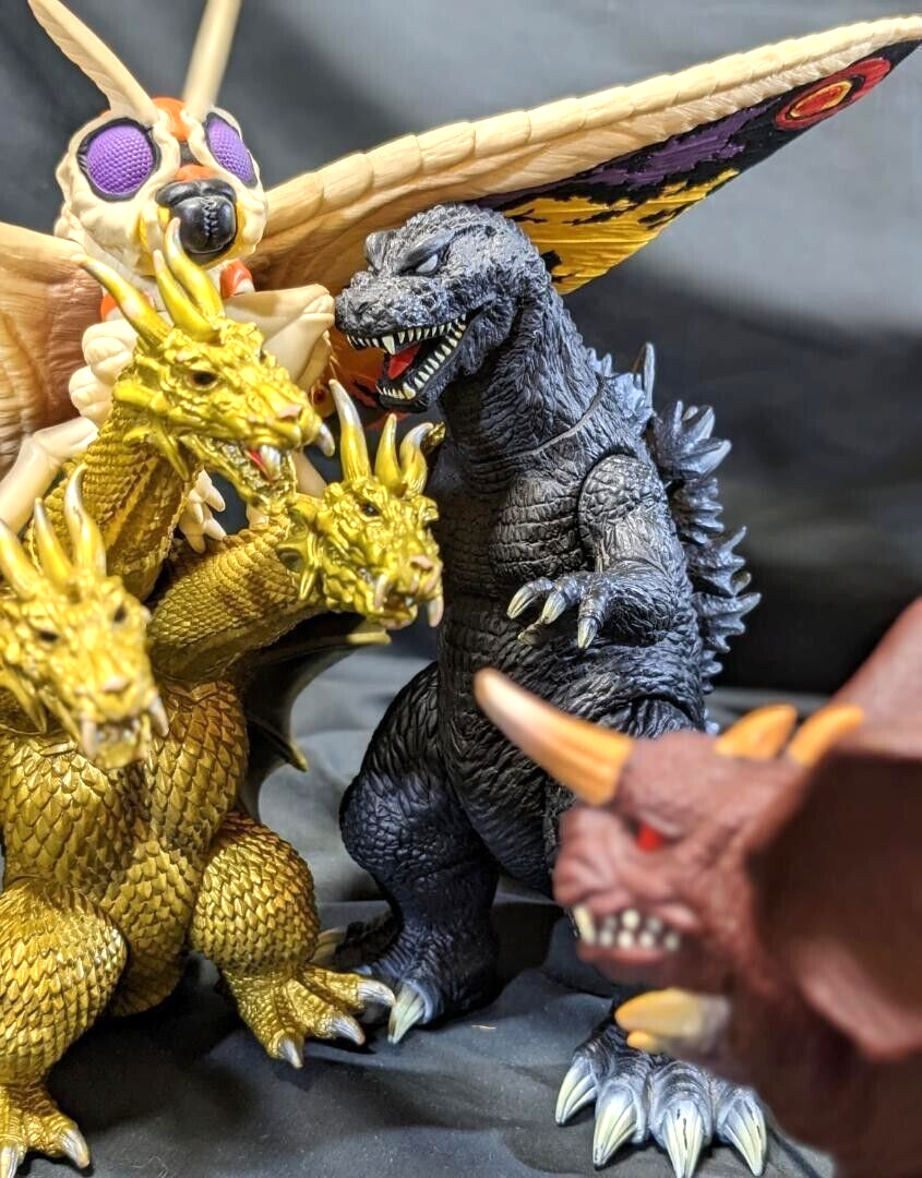 2001 Godzilla Mothra and Ghidorah ぬいぐるみ 2001 Godzilla Mothra and Ghidorah ぬいぐるみ Pre Order