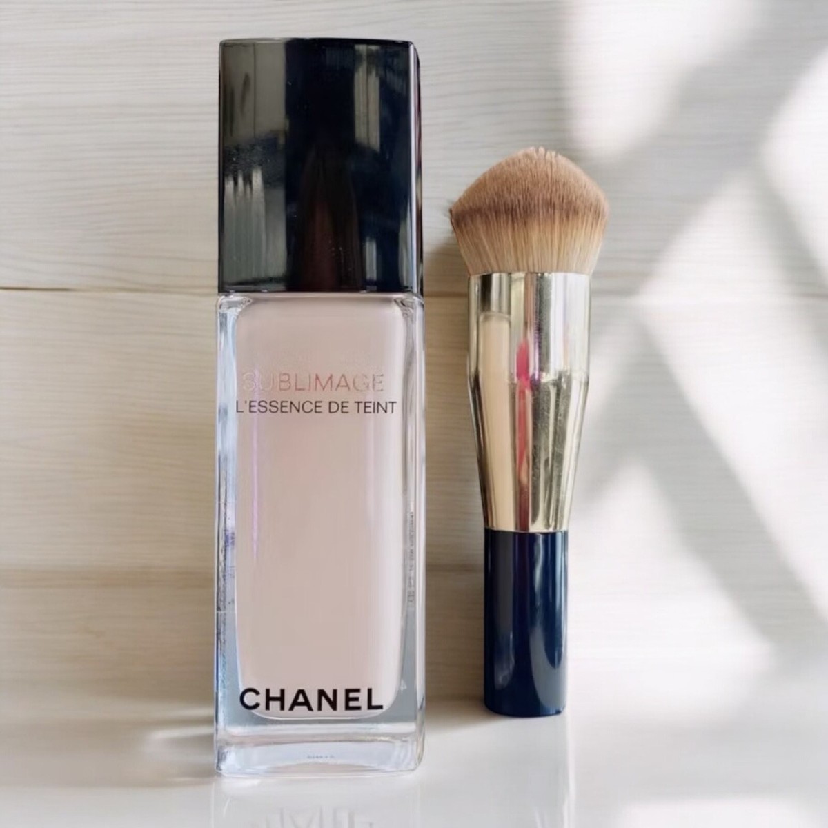 ファンデーション CHANEL SUBLIMAGE L'ESSENCE DE TEINT 40ml Chanel Sublimage L'Essence De Teint Ultimate Radiance