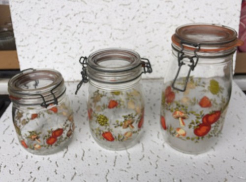 Set Of 3 Vtg Corningware Spice of Life Glass Canisters & Lids w/ rubber seals - Picture 2 of 5
