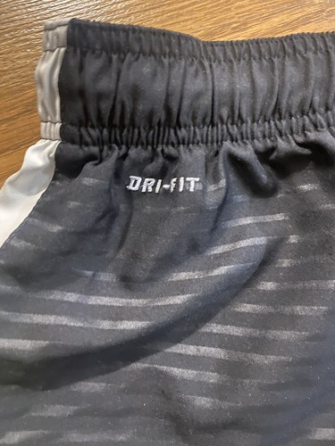 Nike Kids Dri Fit Shorts Black Small - Picture 3 of 5