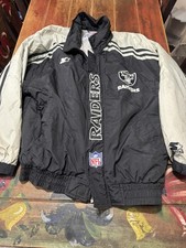Vintage OAKLAND RAIDERS Pro Line Puffer Jacket 90s NFL Mens Size XL Coat Starter