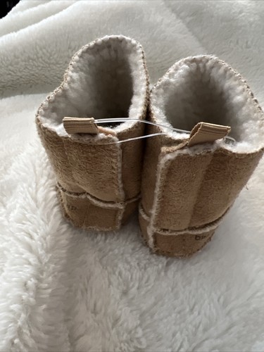 Baby Gap 0-3 Months Faux Suede Shearling Deerfield Softshell Boots Infant Shoes - Picture 2 of 5