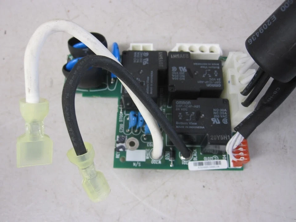 Placa de control de relé de alimentación UPS genuina APC 640-1083E Rev 05 - Funciona muy bien Foto 2 de 4