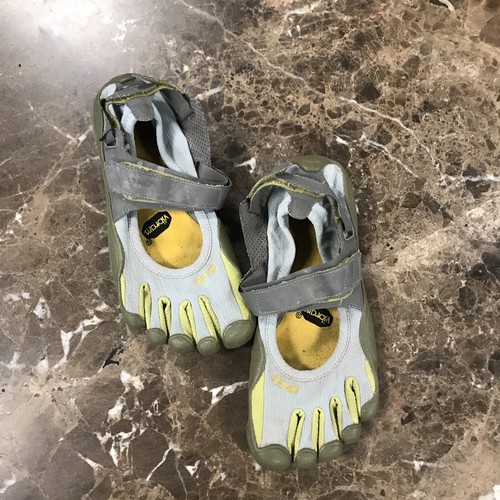 Vibram Fivefinger Toe Shoes Womens Size 