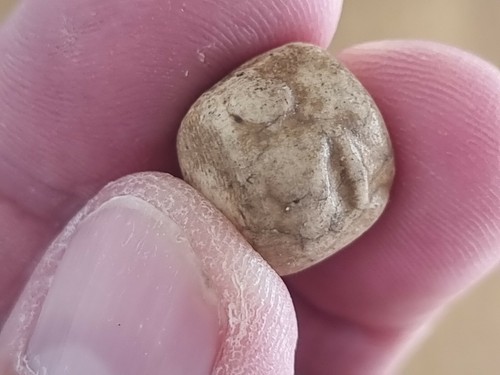 Tibetan monks ancient Buddha chalk bead 1 of 25. Please read description LR8q