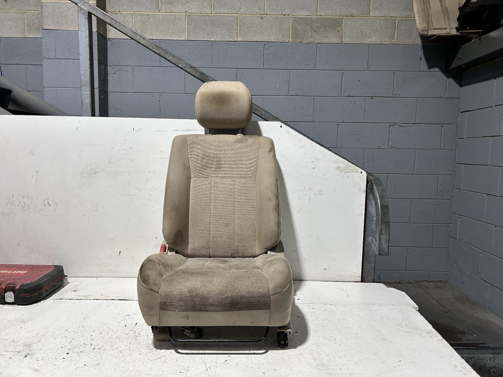 Toyota Landcruiser Left Front Seat UZJ100 08/2002-10/2007