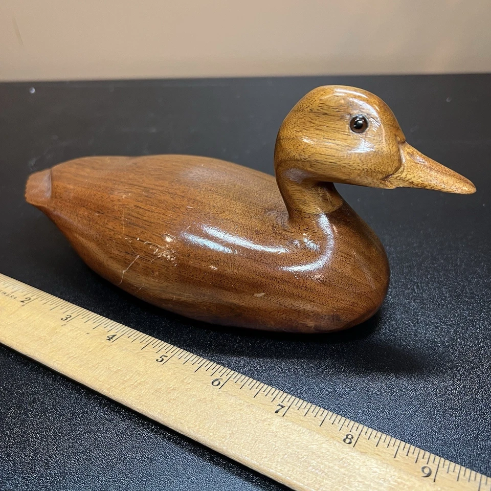 Llave de bote largo Bob Lee, FL tallada a mano pato de madera natural, firmada 9" de largo Foto 2 de 4
