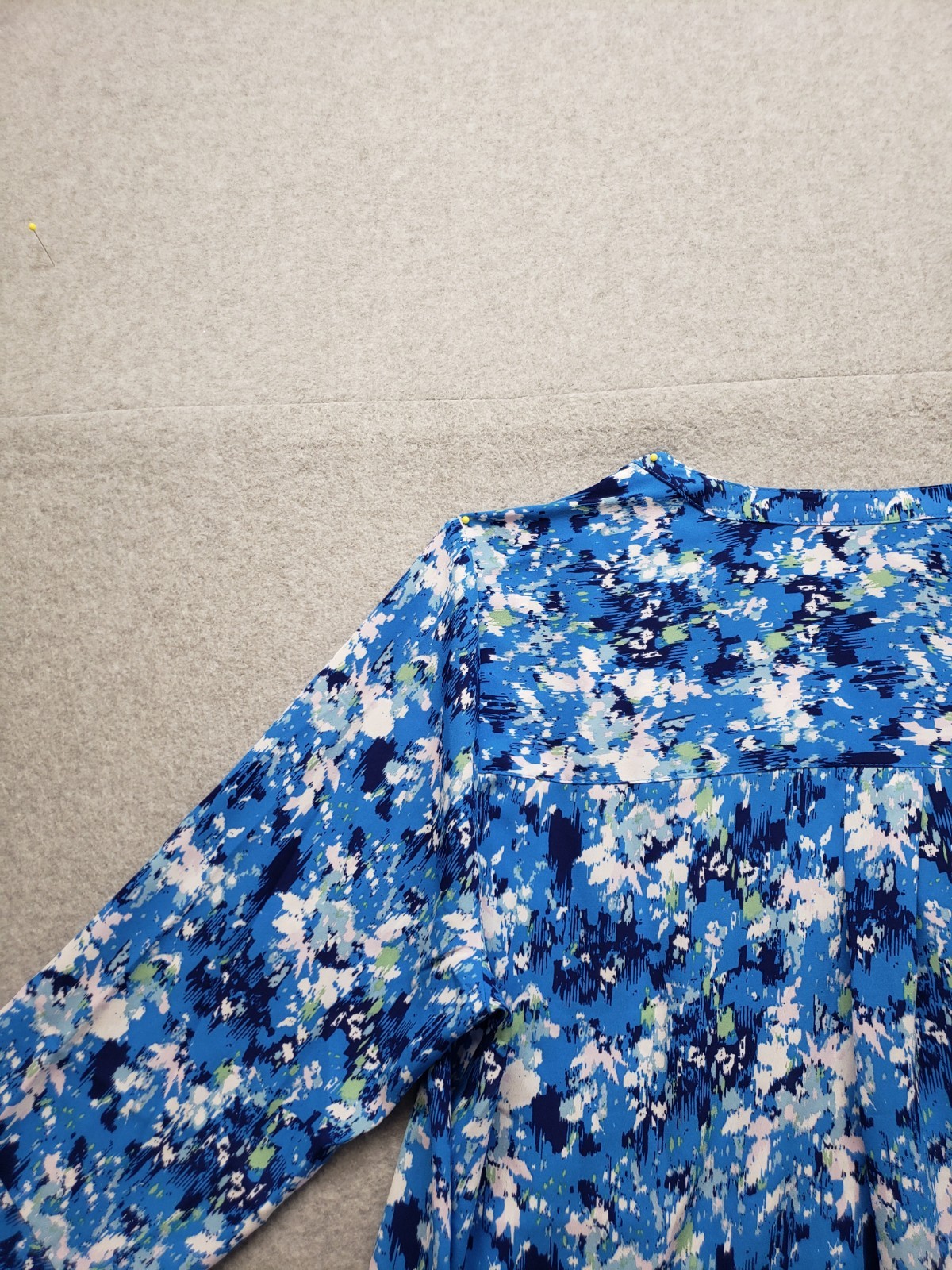 Style Co Women Tunic Top L Blue & White Floral V Neck 3/4 Bell Sleeve Blouse