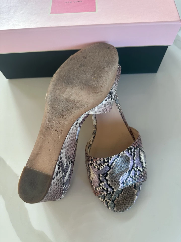 Slide Feminino de Pele de Cobra Kate Spade New York – Tamanho 8.5 – Multicolorido Iridescente - Imagem 3 de 4