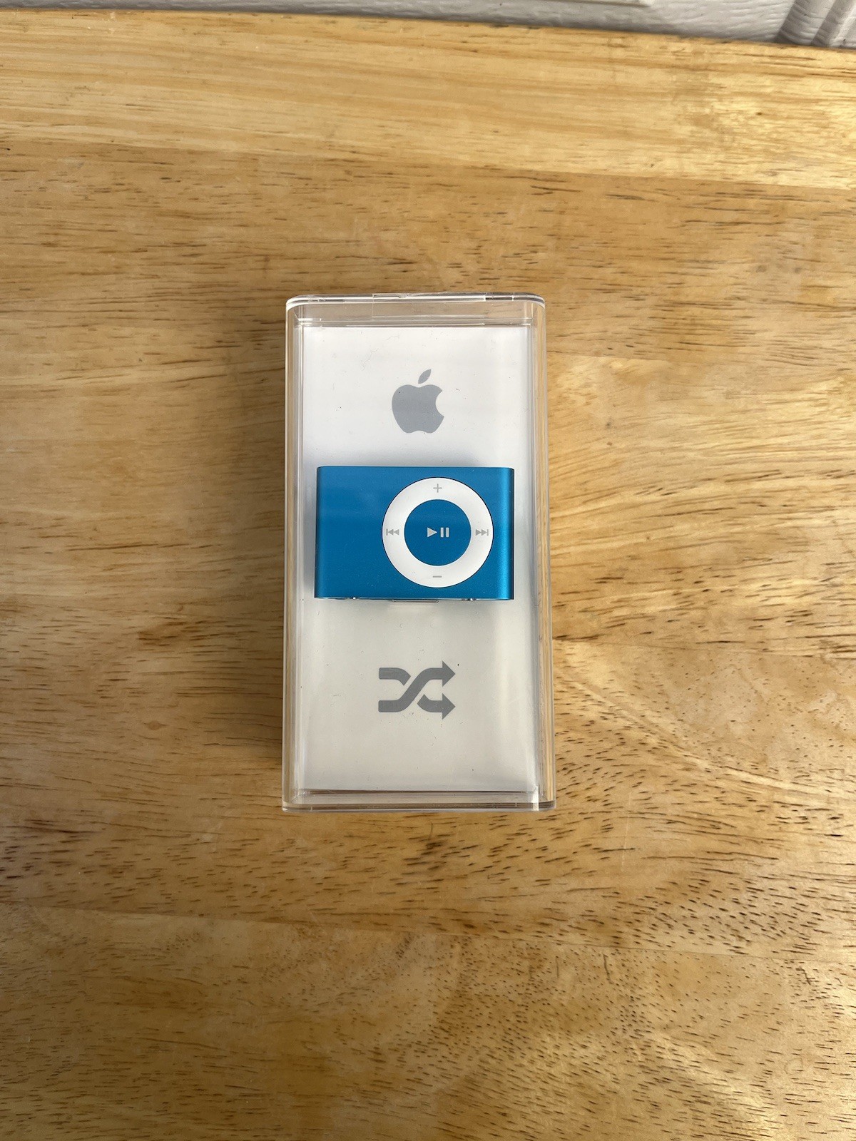 Apple iPod Shuffle 1GB Model A1204 Blue MA949LL/A
