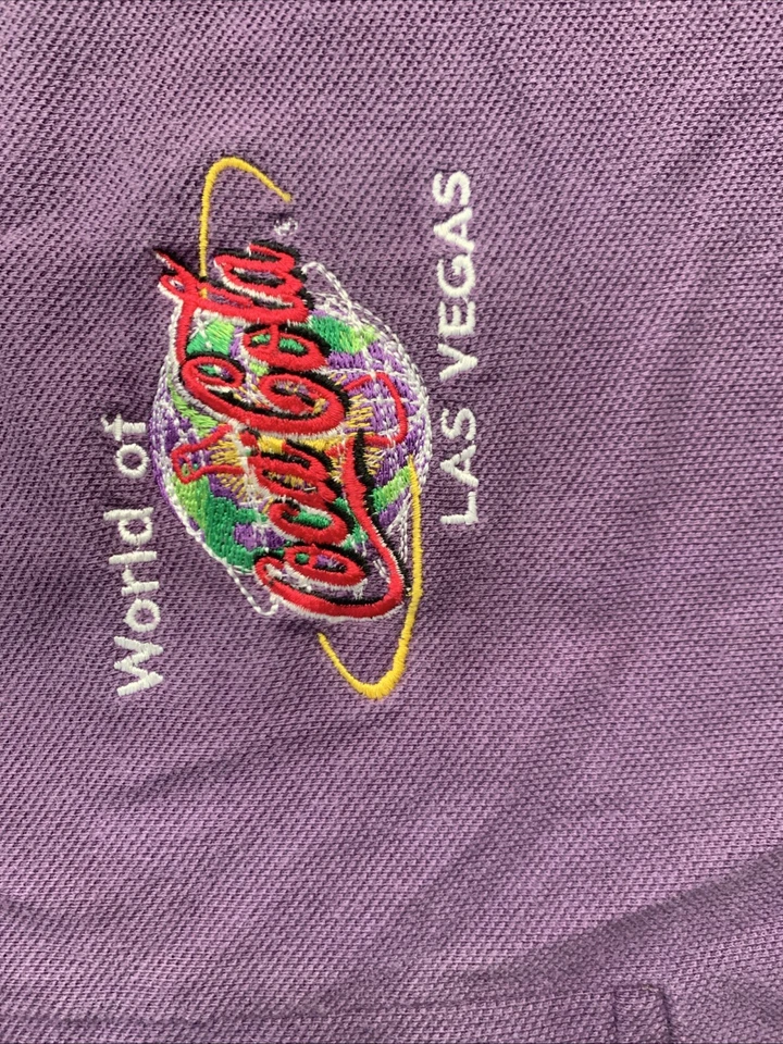 Camisa Polo Coca Cola Especiada Para Hombres Rosa Mediana Hecha en EE. UU. Preppy Coleccionista Golf Foto 3 de 4